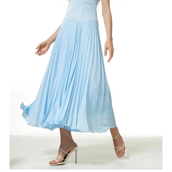 Karen Millen Quilt Satin and Pleat Deep V Midi Dress BLUE - Picture 5 of 12